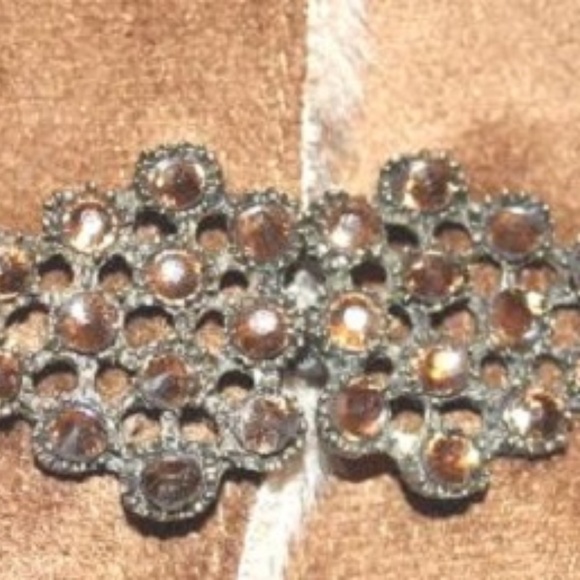 Badgley Mischka Faux Fur Vest w/Jewel Clasps 1X - Picture 2 of 8